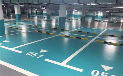 米林米林环氧地坪中涂：构筑坚固地面的关键环节